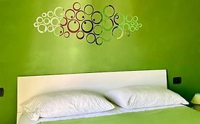 Color House Malpensa B&B